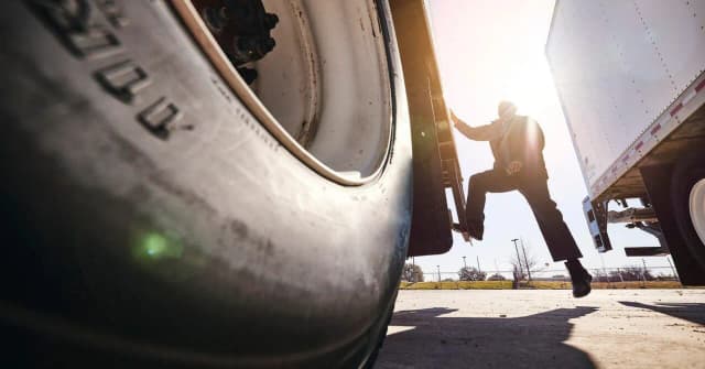 Jak czytać oznaczenie opon, aby uniknąć błędów przy wyborze ogumienia Jak czytać oznaczenie opon, aby uniknąć błędów przy wyborze ogumienia