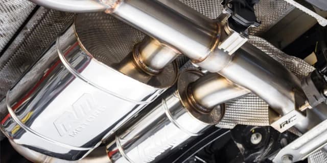 Skutki nieszczelności układu wydechowego w pojeździe – zagrożenia i objawy Skutki nieszczelności układu wydechowego w pojeździe – zagrożenia i objawy