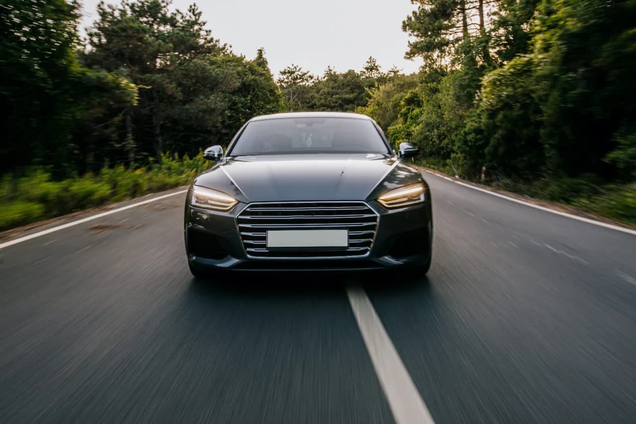 Kto może jeździć samochodem sprowadzonym na mienie? Sprawdź zasady. Kto może jeździć samochodem sprowadzonym na mienie? Sprawdź zasady.