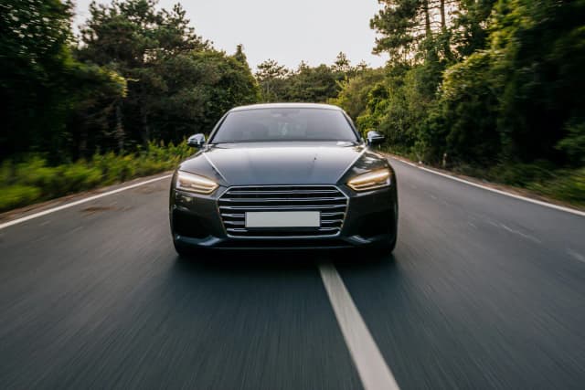 Kto może jeździć samochodem sprowadzonym na mienie? Sprawdź zasady. Kto może jeździć samochodem sprowadzonym na mienie? Sprawdź zasady.