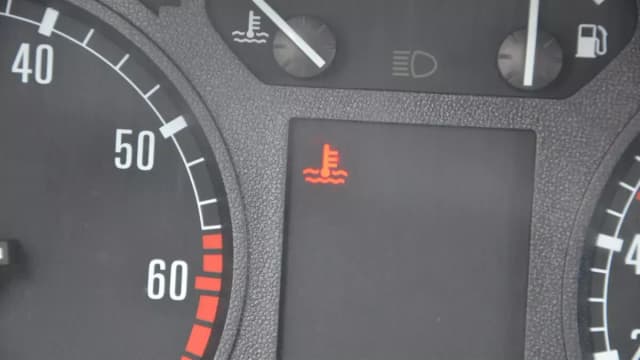 Jak uszczelnić chłodnicę samochodową i uniknąć kosztownych napraw Jak uszczelnić chłodnicę samochodową i uniknąć kosztownych napraw