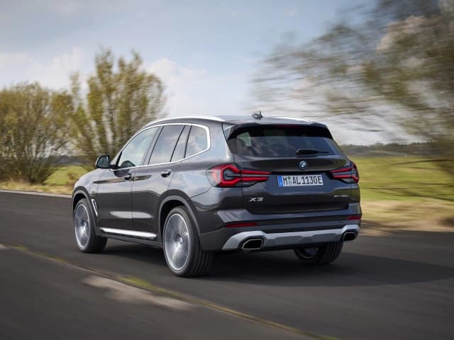 Jakie opony do BMW X3 xDrive? Najlepsze wybory, które ochronią Twój samochód Jakie opony do BMW X3 xDrive? Najlepsze wybory, które ochronią Twój samochód