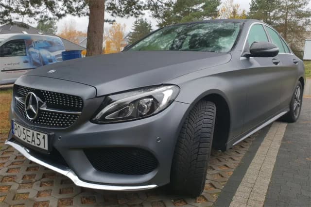 Ile kosztuje oklejenie samochodu czarny mat? Sprawdź ceny i czynniki wpływające na koszt Ile kosztuje oklejenie samochodu czarny mat? Sprawdź ceny i czynniki wpływające na koszt